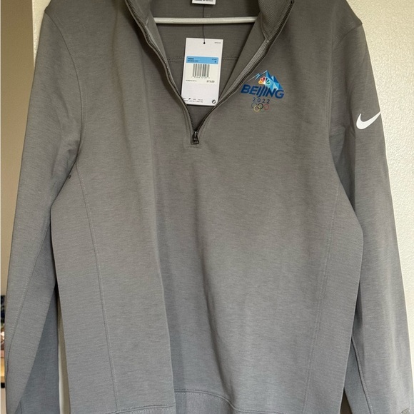 Original Nike Beijing Olympics 2022 sweatshirt Top Dri-Fit Medium - Picture 6 of 7